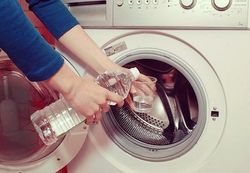 Bí kíp vệ sinh máy giặt sạch tinh như mới bằng 3 phụ gia thực phẩm phổ biến mà nhà nào cũng có - Ảnh 6.